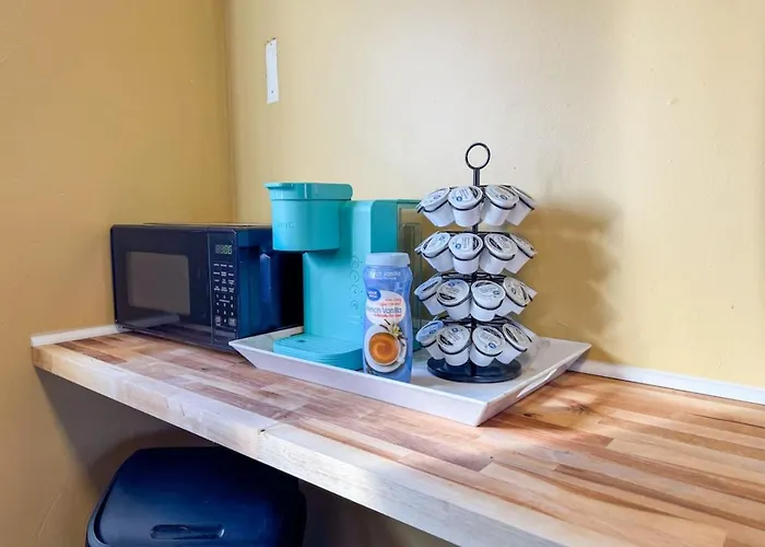 Sleeps 4 Charming 1 Bedroom With 2 Beds Wifi Apartment *