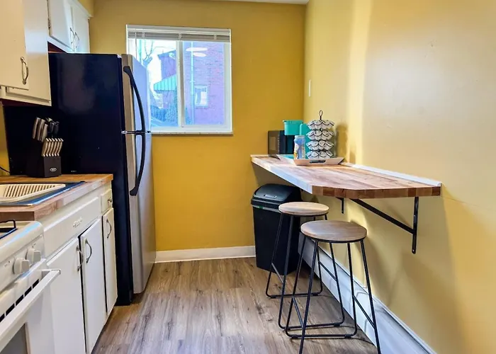 Apartment Sleeps 4 Charming 1 Bedroom With 2 Beds Wifi Pittsburgh